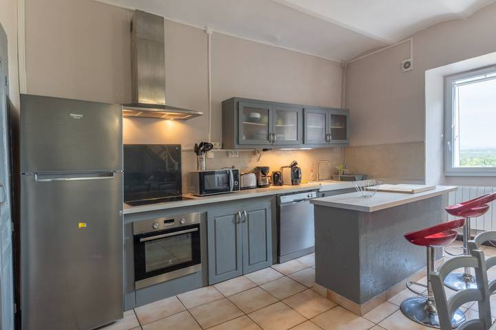 Maison de vacances 'Belle Maison En Pierre' avec piscine privée, terrasse privée et jardin privé in Berrias-et-Casteljau, Parc national des Cévennes