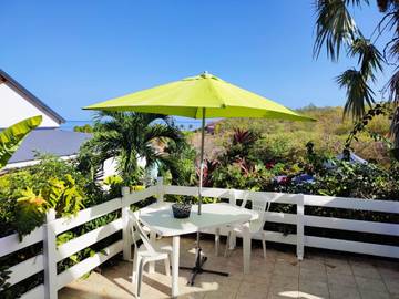 Gîte pour 2 personnes, avec terrasse à Vieux-Habitants