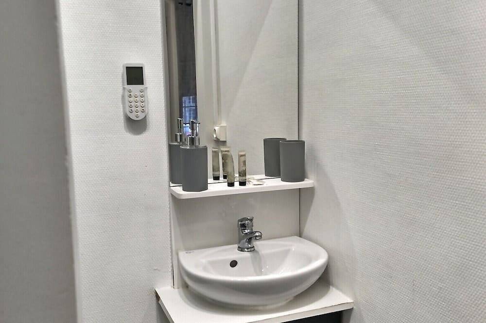 Apartamento entero, Superbe Studio 3 Face Gare Avec Wifi et Proche Toutes Commodités in Évreux, Región de Évreux