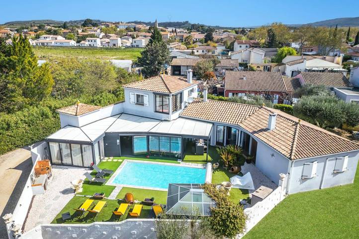 Cottage pour 8 personnes, avec jardin à Plaissan