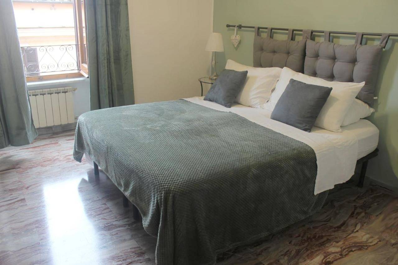 Double or Twin Room with Private Bathroom in Trastevere, Roma