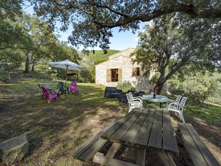 Location de vacances pour 10 personnes, avec Balcon et Jardin à San-Gavino-di-Carbini - 2
