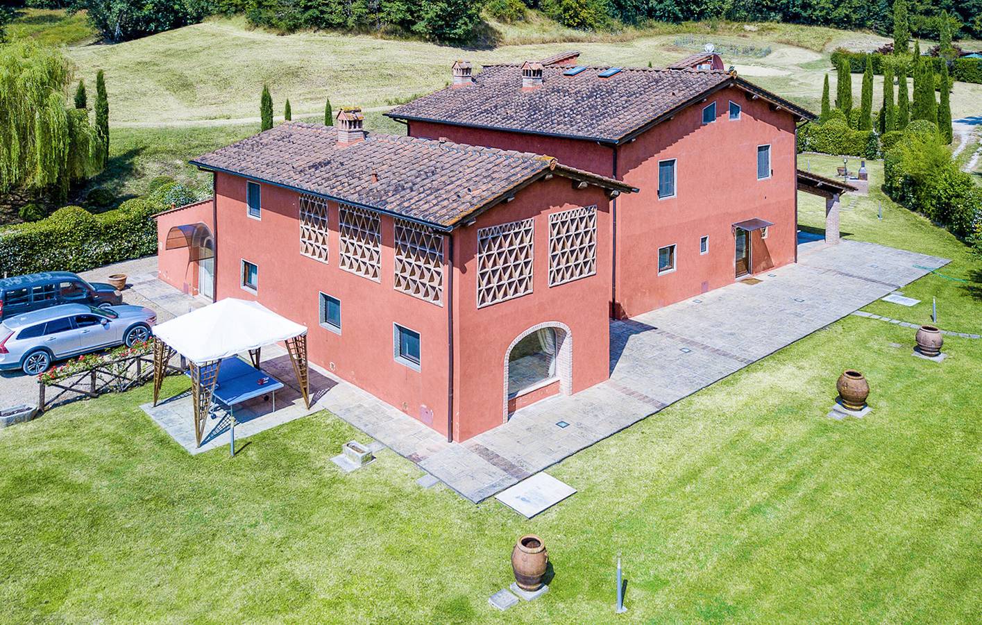 Gemütliche Wohnung mit Pool, WiFi & Parkplatz in Leccio in Reggello, Valdarno