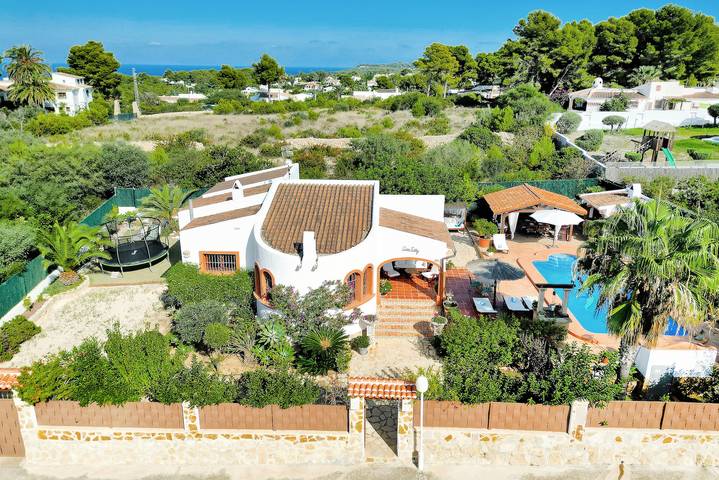 Villa 'Casa Toñy' with Private Pool, Wi-Fi and Air Conditioning in Pinosol, Jávea