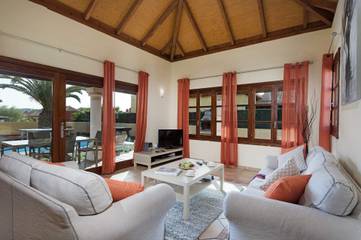 Cheap Villa for 4 People in Corralejo, La Oliva, Photo 4