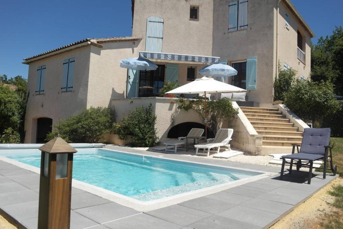 Gîte pour 8 personnes avec piscine in Puy-l'Évêque, Quercy