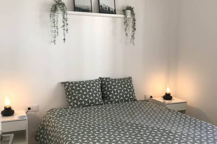 Appartement entier, Modern apartment with pool that sleeps up to 3 people 400m from the sandy beach. in El Palmar, Costa Blanca