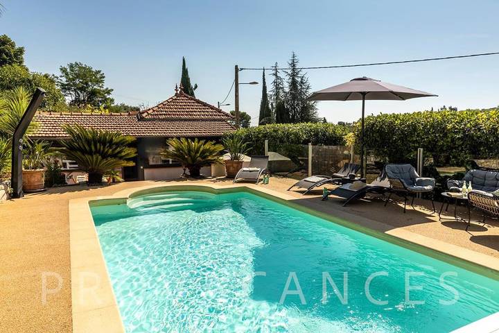 Location de vacances pour 10 personnes, avec jardin et piscine à Saint-Jeannet - 4