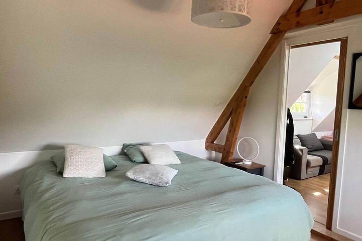 Gîte pour 11 personnes, avec jardin dans Melicourt