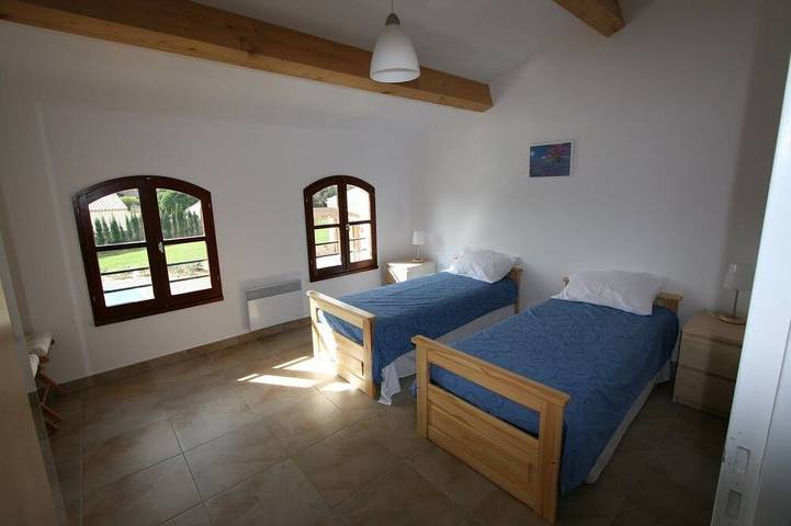 Location de vacances pour 12 personnes, avec jardin et terrasse à Montouliers - 3