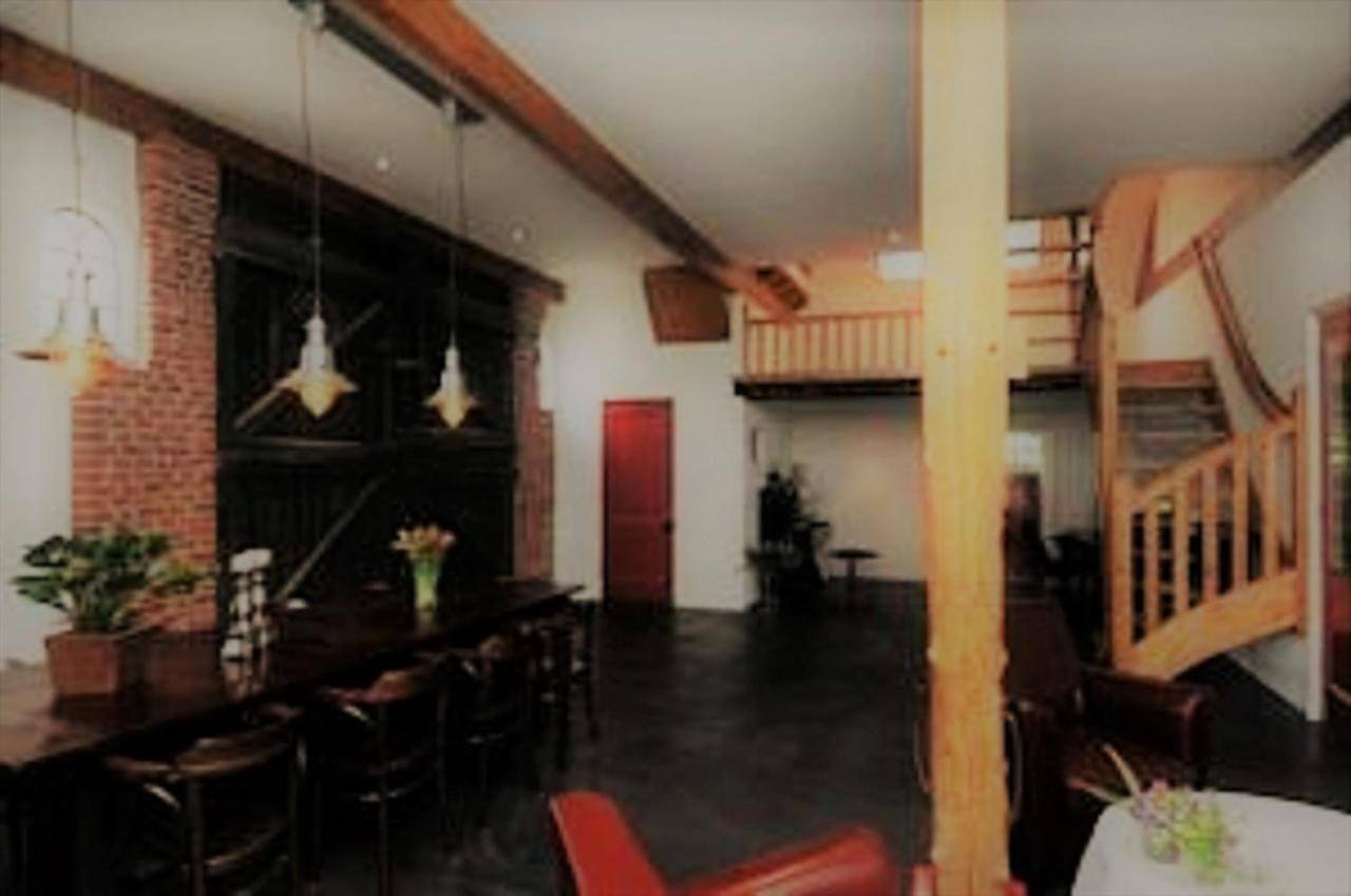 Chalet in het stro in IJssel