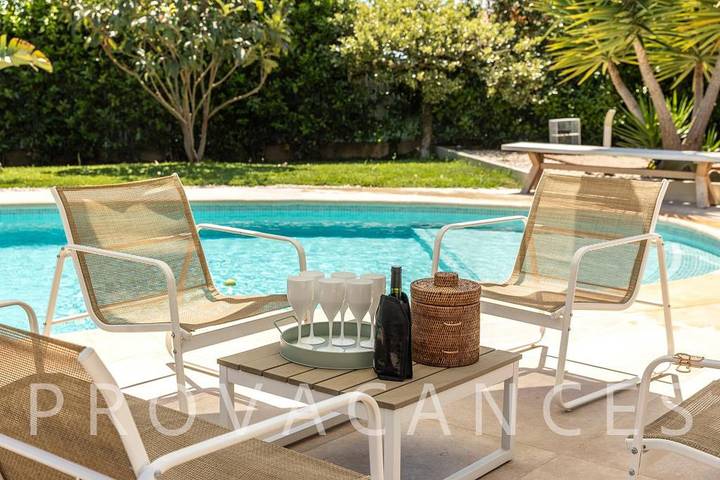 Villa pour 14 personnes, avec piscine et jardin, animaux acceptés à Vallauris - 2