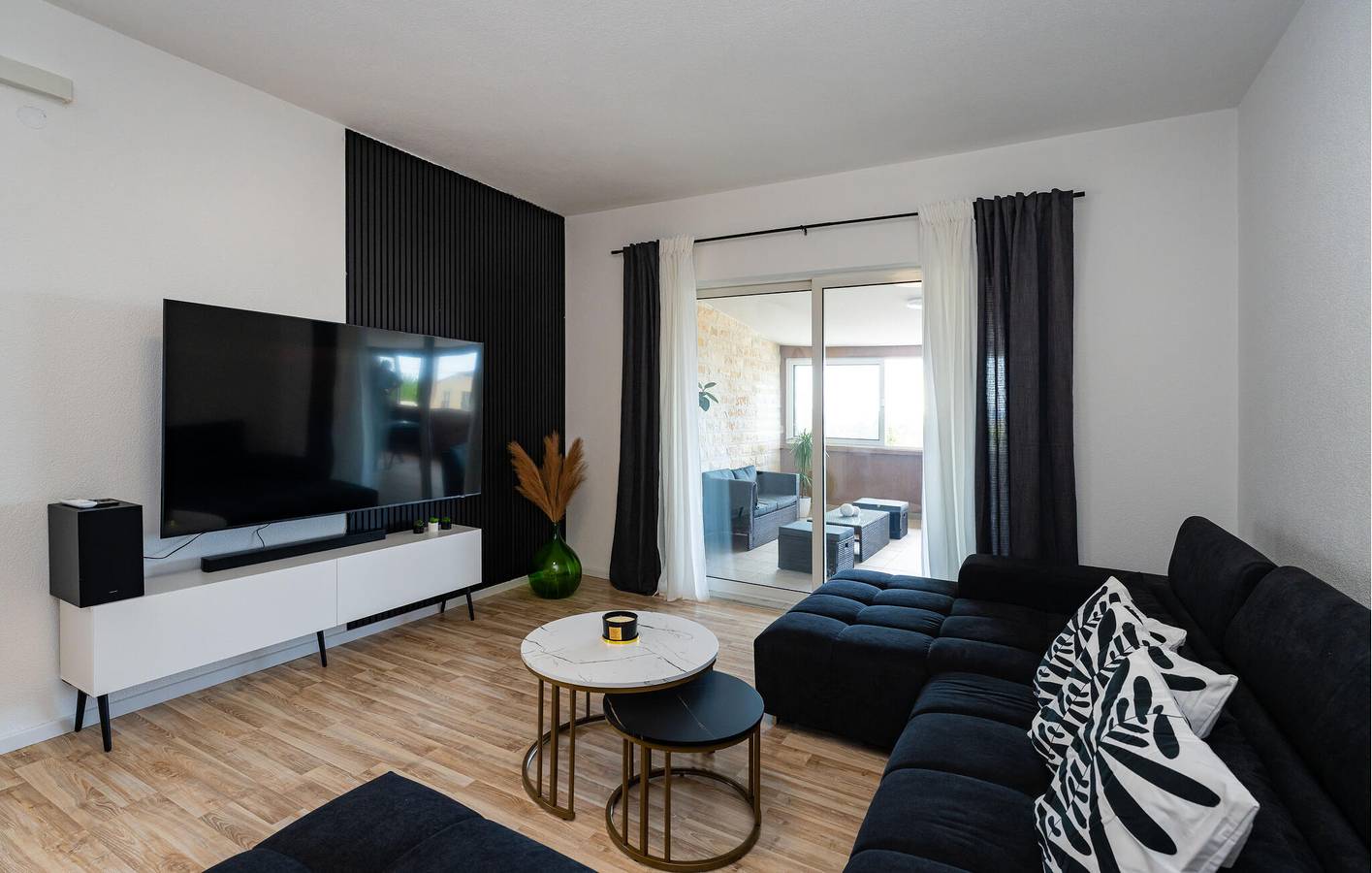 Entire holiday apartment, Holiday apartment for 8 people with pool in Zadar