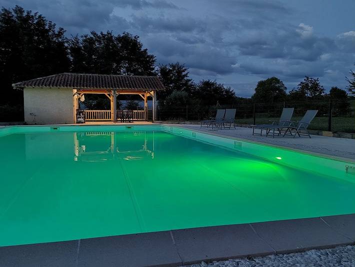 Gîte pour 4 personnes, avec jardin et terrasse ainsi que sauna et piscine - 1