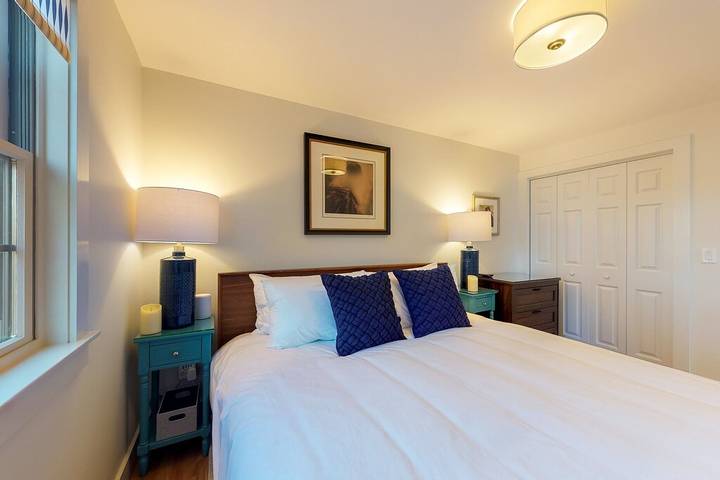 Vacation rental for 4 people, with yard and balcony in Provincetown