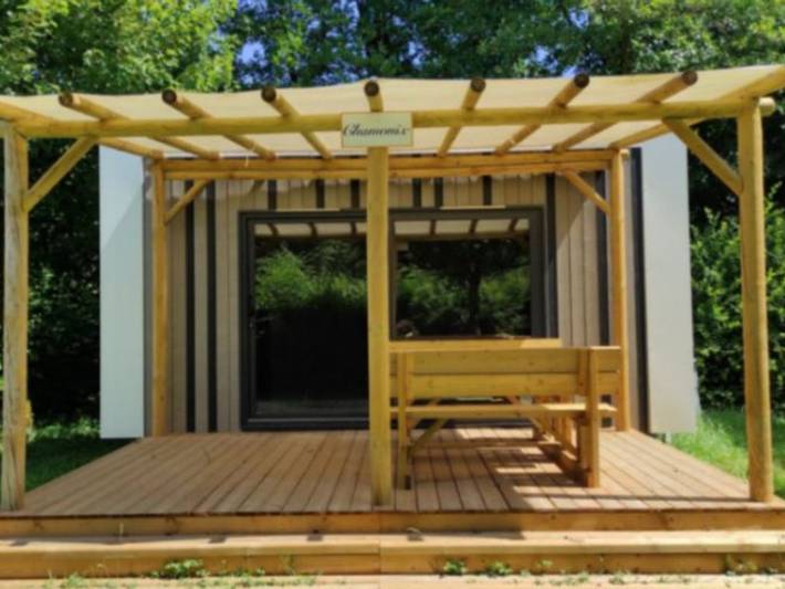 Mobil home pour 2 personnes, avec terrasse dans Office De Tourisme Challes Les Eaux