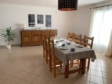 Gîte pour 6 personnes, avec terrasse ainsi que jardin et vue à Dompierre-en-Morvan