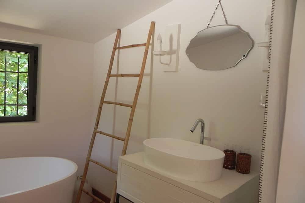 Appartement de charme au coeur de la provence au pied du mont ventoux in Malaucène, Parc naturel régional du Mont-Ventoux