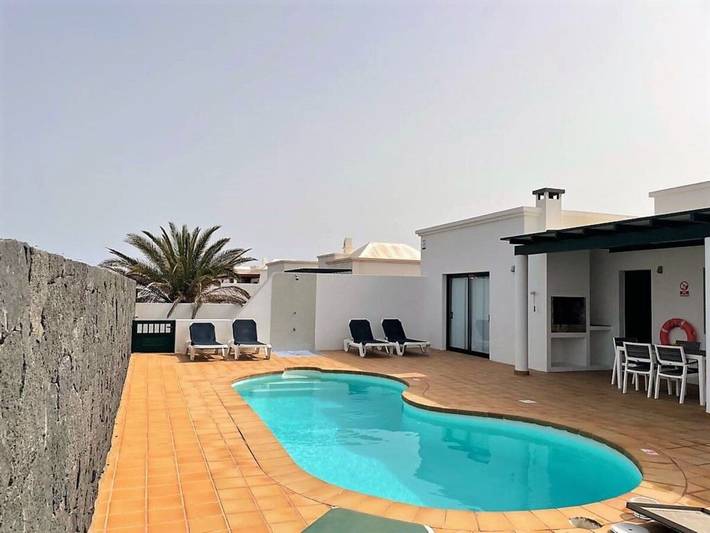 Bungalow für 5 Personen, mit Pool und Terrasse sowie Garten in Playa Blanca