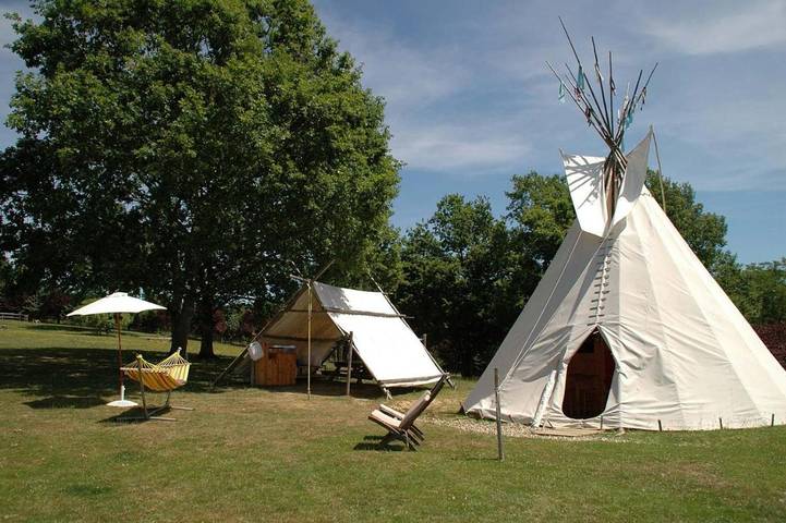 Gîte pour 5 personnes, avec Terrasse et Jardin ainsi que Piscine et Vue à Saint-Paul-d'Espis