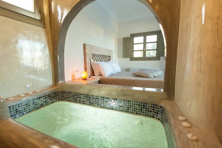 Elixirium Villa mit privatem Swimmingpool in Perissa, Santorin
