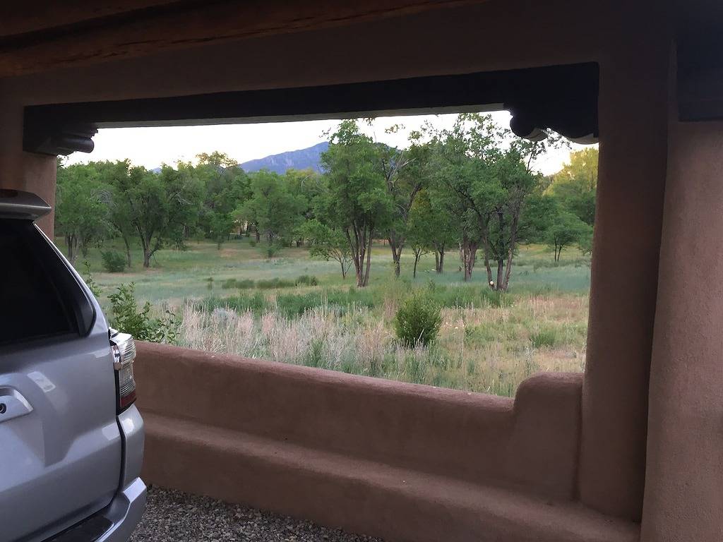 Ruhig und geräumig - sehr nahe zu Fuß (5 Blocks) zum Historic Plaza Restaurants und Einkaufsmöglichkeiten in Taos, Taos County