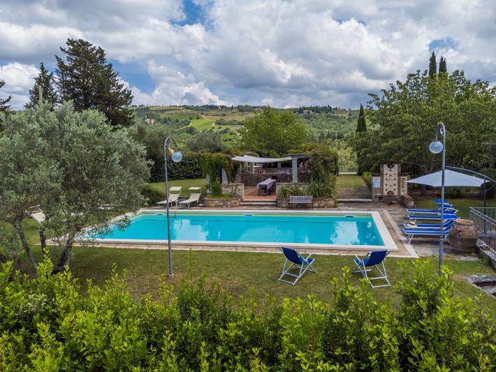 Location de vacances pour 12 personnes, avec vue ainsi que terrasse et jardin, animaux acceptés à Greve In Chianti - 3