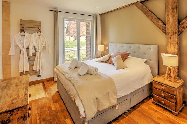 Location de vacances pour 4 personnes, avec terrasse ainsi que jacuzzi et jardin à Saint-Fargeau - 2