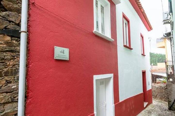 Location de vacances pour 8 personnes, avec terrasse dans Barroca