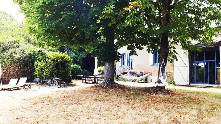 Location de vacances pour 16 personnes, avec jacuzzi et bassin pour enfant ainsi que piscine et jardin à Préveranges - 4