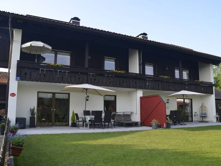 Ferienhaus für 4 Personen, mit Balkon und Terrasse sowie Garten