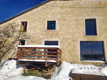 Gîte pour 7 personnes, avec terrasse ainsi que jardin et vue, animaux acceptés dans Charix