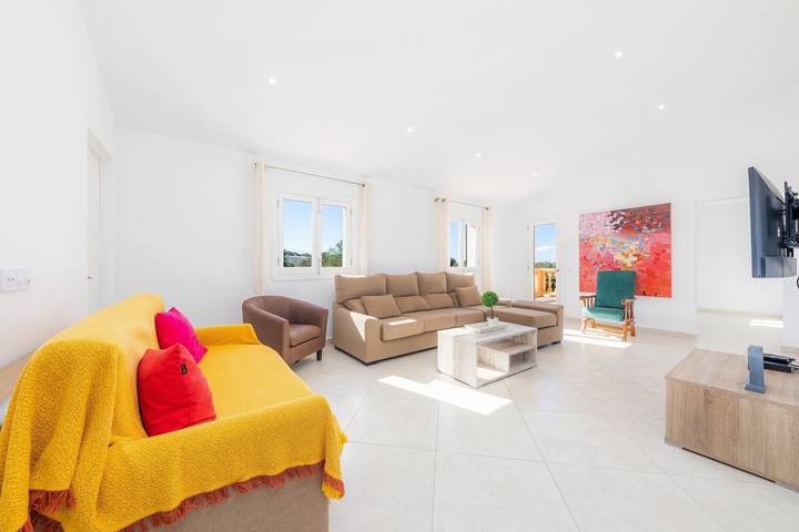 Holiday Home "Ca Na Bergues" with Pool and Wi-Fi in Ariany, Majorca Center