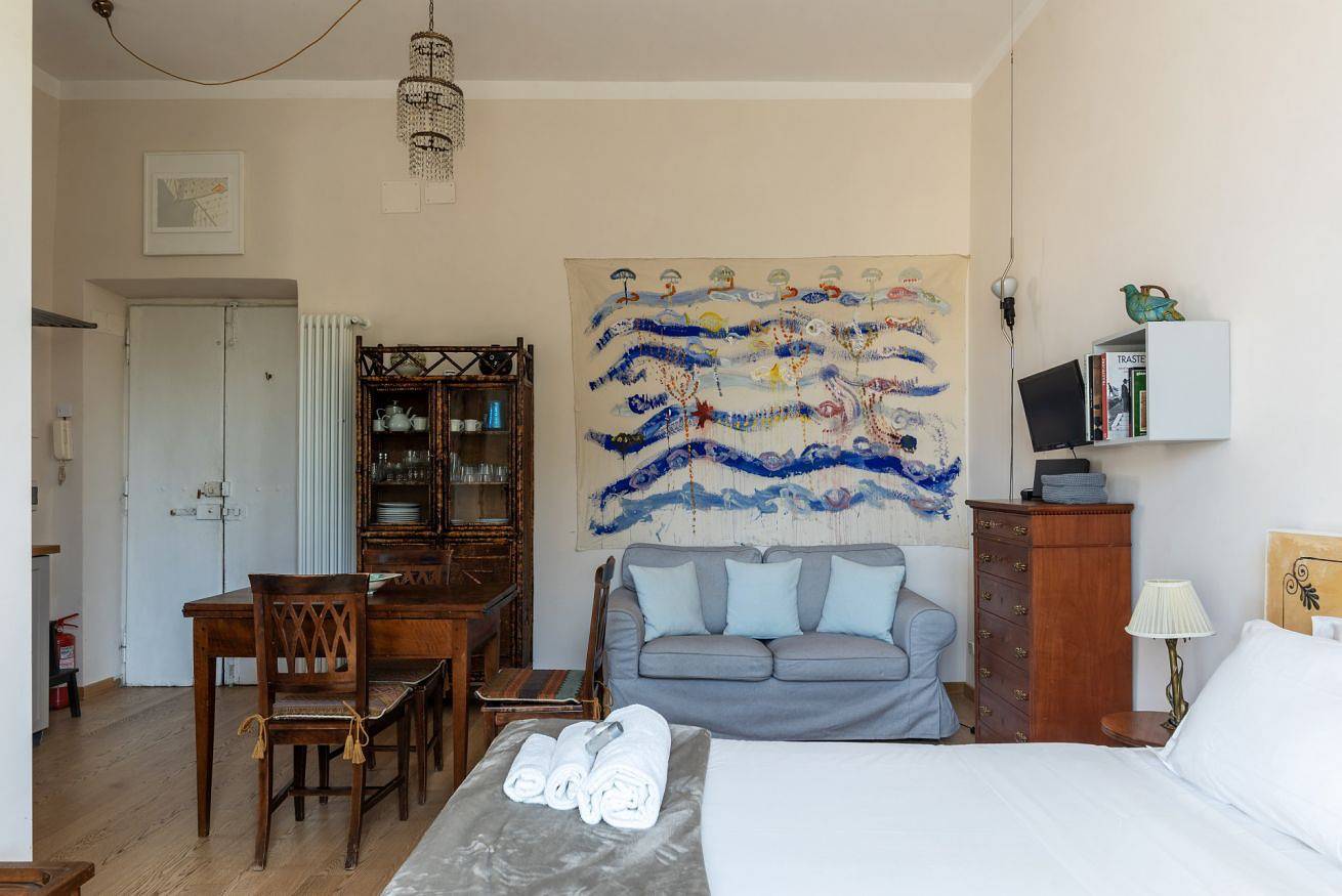 Entire apartment, Sales 82 in Trastevere, Rome