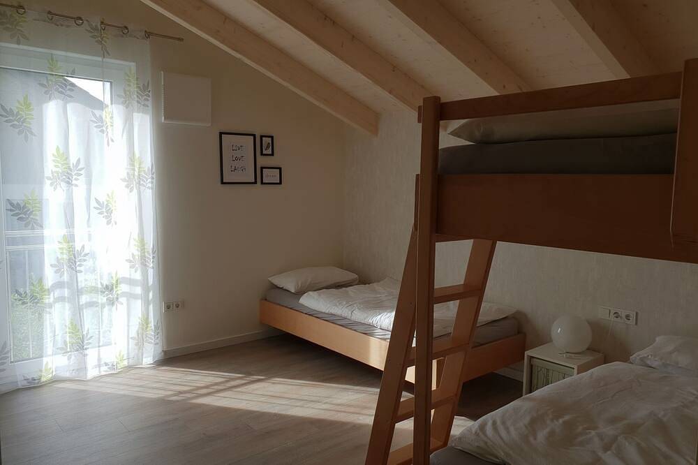 5* Ferienhaus mit Sauna für bis zu 5 Personen direkt am Naturpark Reinhardswald in Hofgeismar, Hessisches Bergland