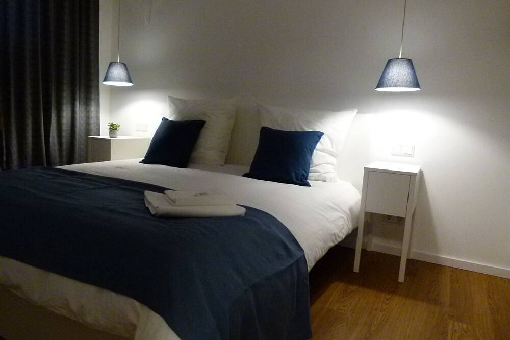 Ganze Wohnung, Ferienwohnung, neu, modern, grün und zentrumsnah in Wenigenjena, Jena