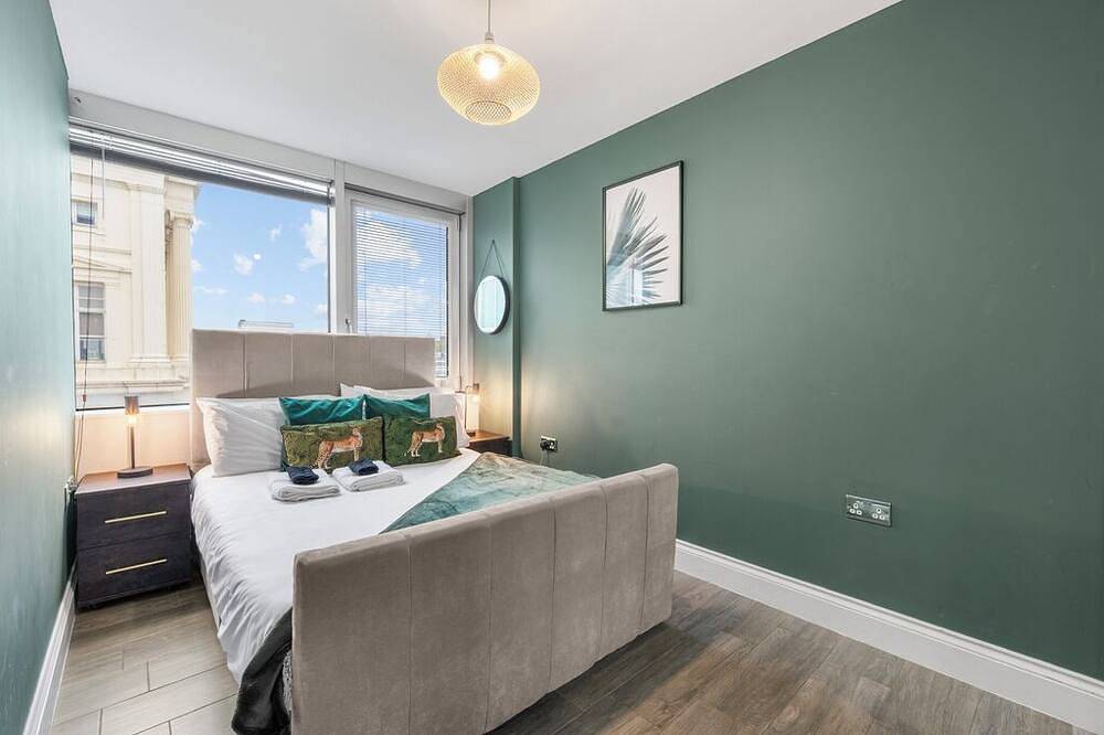 Entire apartment, The Lanes & Beach Gem | Central 2-Bed 1 Bath | Sleeps 5 | Heart of Brighton in Brighton, Sussex