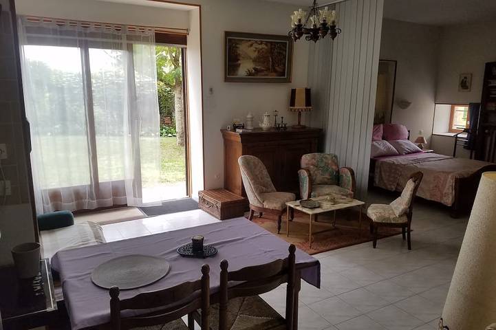 Gîte pour 3 personnes, avec jardin et terrasse à Sainte-Foy-de-Longas - 2