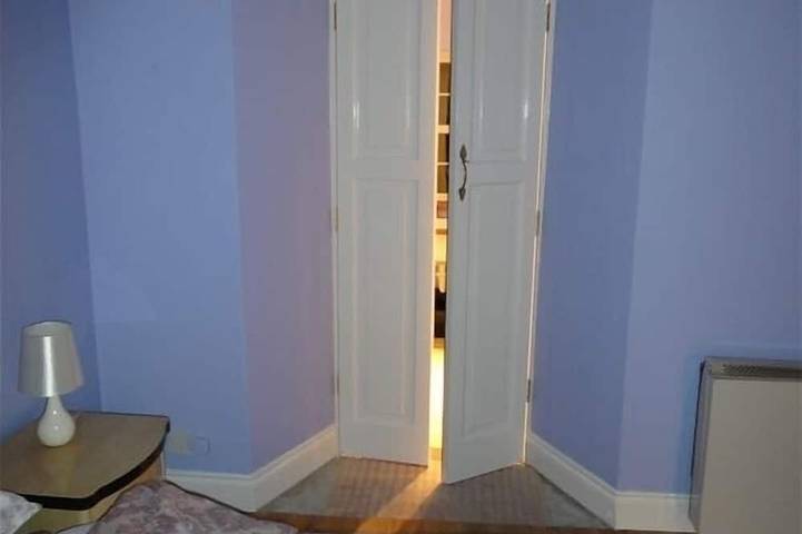 Apartamento entero, ¡Apt de primera categoría de Galway, perfecto 2 adults; muy cerca de la ciudad! in Claddagh, Galway