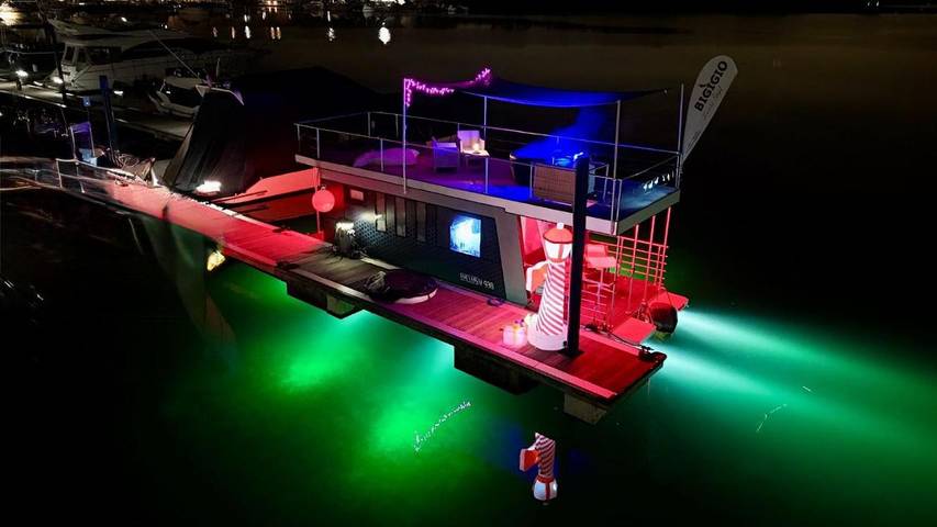 Boot für 2 Personen, mit Garten und Whirlpool sowie Pool in Italien - 2