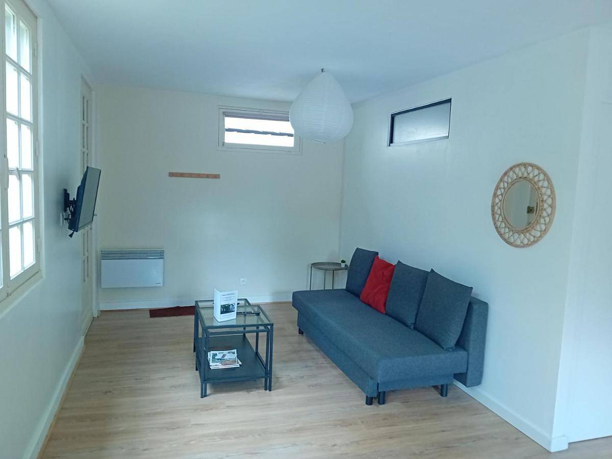 Appartement entier, One-Bedroom Apartment in Montcaret, Périgord Pourpre
