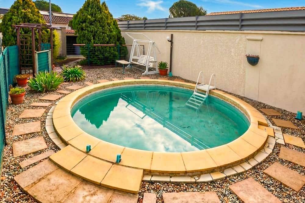 Schönes Haus in Caromb mit privatem Swimmingpool, der drinnen oder draußen. in Caromb, Parc naturel régional du Mont-Ventoux