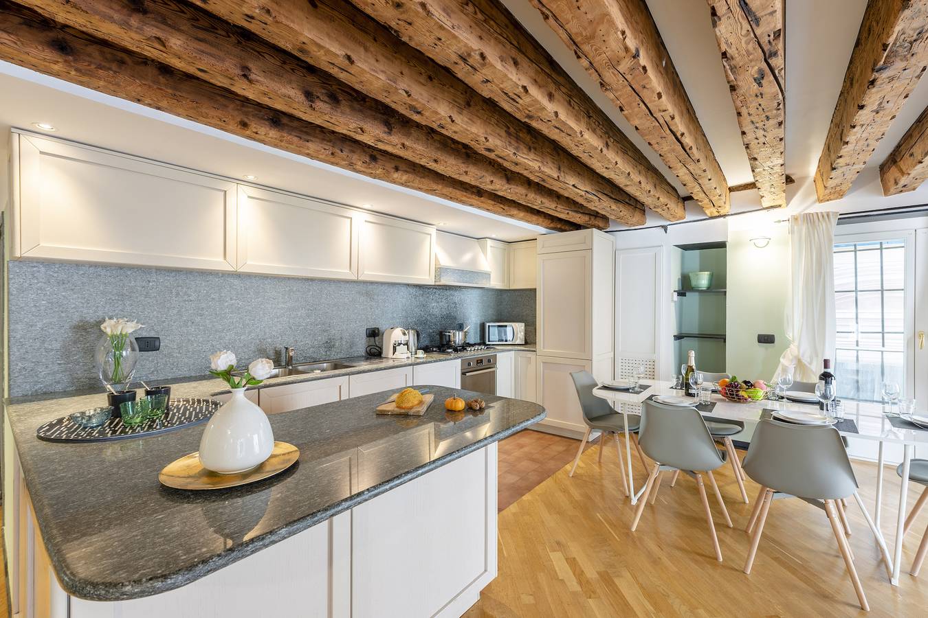 Ganze Wohnung, Beautiful Flat In The Historic Center in Genua (Stadt), Genua