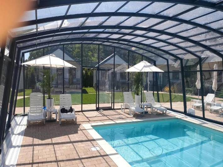 Ferienhäuser mit Klimaanlage, Pool und Whirlpool in Powiat Sławieński