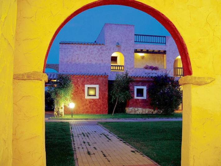 Bungalow für 4 Personen, mit Kinderpool und Garten sowie Pool und Sauna, kinderfreundlich in Süd Sardinien - 2