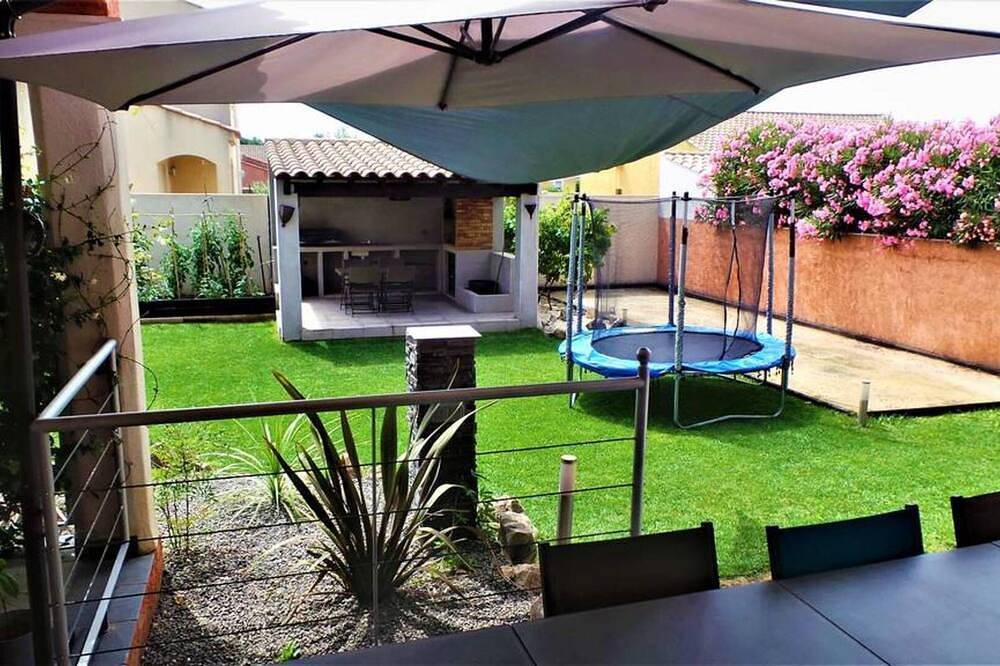 Beautiful modern villa any comfort with swimming pool, beach and river nearby in Bernis, Nimes region