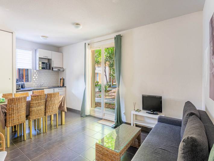 Gîte pour 6 personnes, avec piscine et terrasse, adapté aux familles dans Plage Moutchic - 3