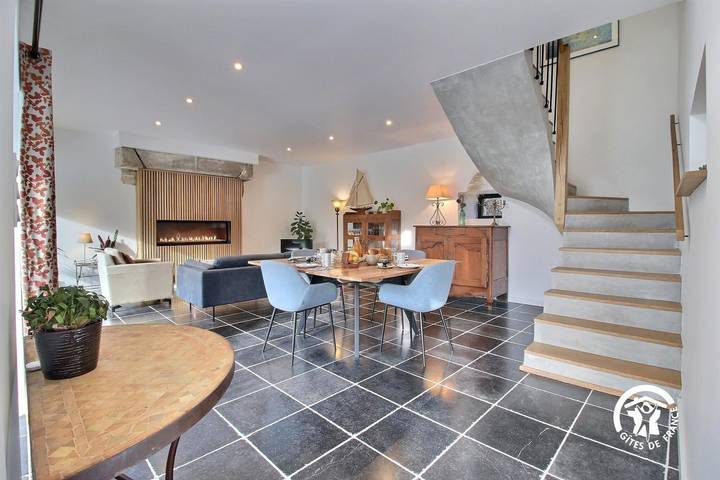 Gîte pour 4 personnes, avec jardin ainsi que terrasse et piscine