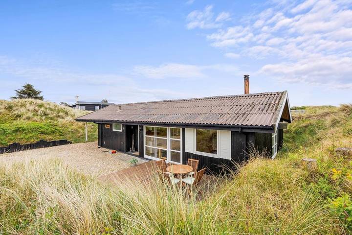 Villa für 6 Personen, mit Balkon/Terrasse und Terrasse sowie Sauna und Ausblick in Henne Strand