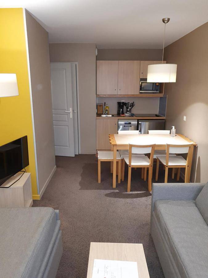 Appartement entier, Appartements 4 à 5 personnes - Val d'Europe proche Disneyland in Serris, Seine-et-Marne